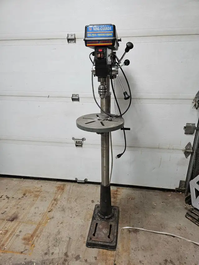 Perceuse à colonne sur pied64840221416451120