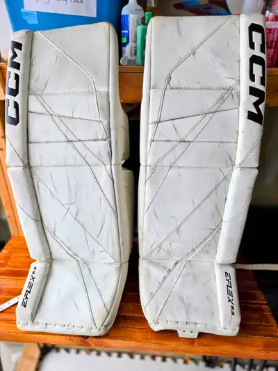CCM Eflex 6.9 Goalie Pads 33+1 - White – Great Shape – Senior, View more