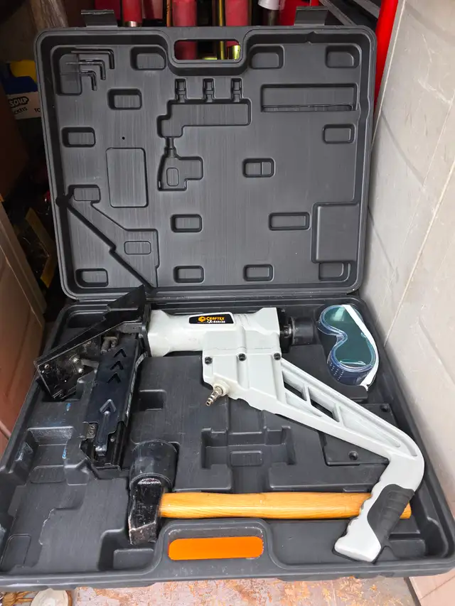 Craftex CX Series CX903 3 In 1 Flooring Nailer Hard Plastic Case in Hand Tools in Windsor Region - Image 11