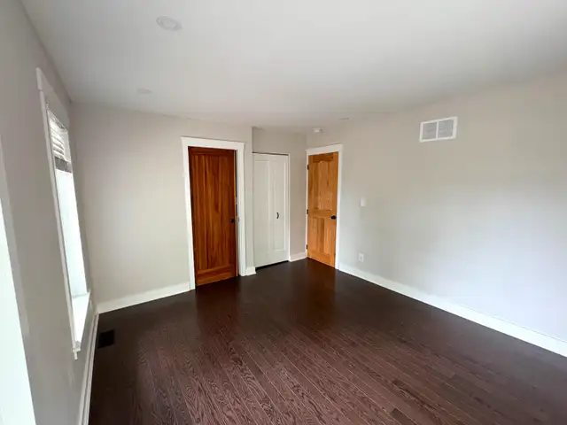Private room + ensuite + walk-in closet in Room Rentals & Roommates in Ottawa - Image 7