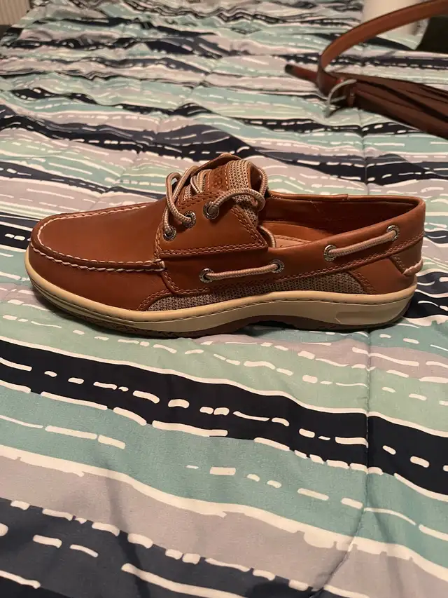 Vintage Genuine Leather Shoe in Brown Color