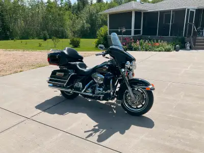 One owner, owned since new. Stored year round in heated garage. Heated grips, stage one, lowered at...