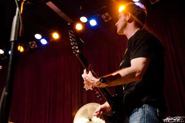 GUITAR, BASS, VOICE, UKULELE & BANJO LESSONS63013090758401120