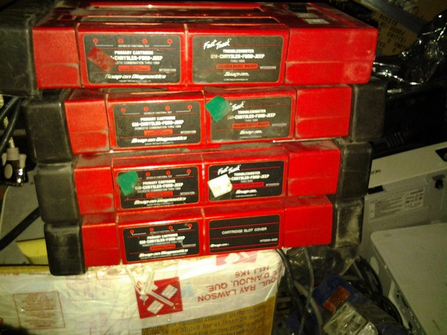 snap-on mt-2500 vehicle diagnostic tools with cartridges - redbr dans Outils électriques  à Ville de Montréal