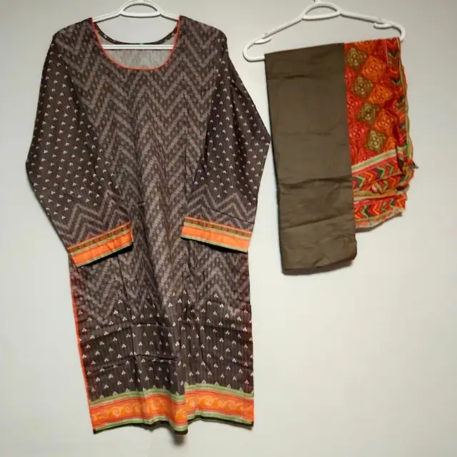 Pakistani Ladies Lawn Suits 3 Pieces Original LIMELIGHT Large in Women's - Dresses & Skirts in Mississauga / Peel Region - Image 10