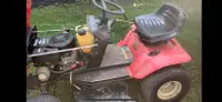 RIDING LAWN MOWER / PARTS MOWERS