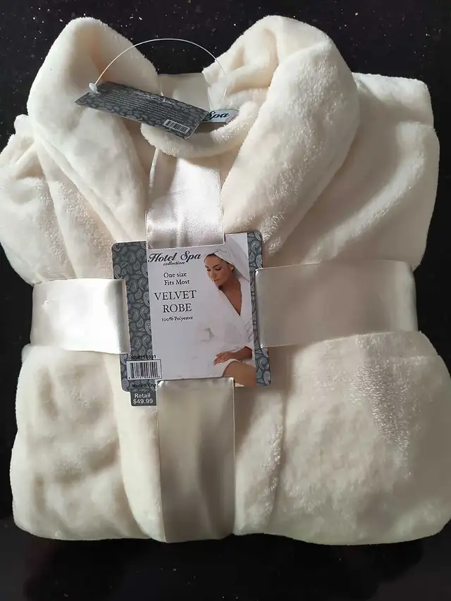 Velvet Robe64744836258307120