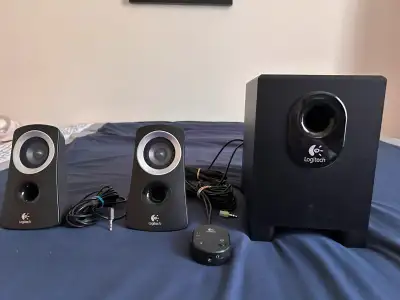 Système de sons Logitech pour ordinateur 25 watts, View more