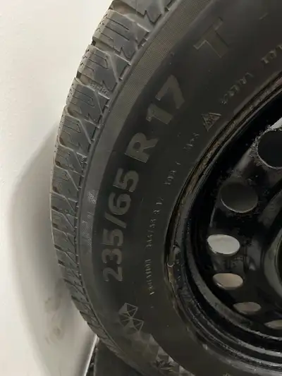 4 Winter tires on steel rims that will fit Ford Flex 2008-2019. Bolt pattern 5x114.3, center/hub bor...