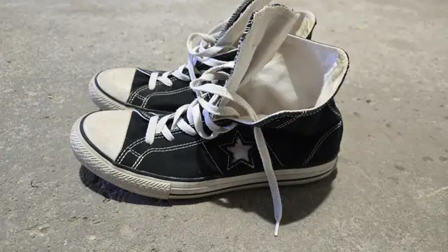 Converse OneStar ankle shoes - Mens size 9 in Men's Shoes in City of Toronto - Image 3