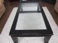 Magnifique table de salon rectangulaire en bois avec vitres