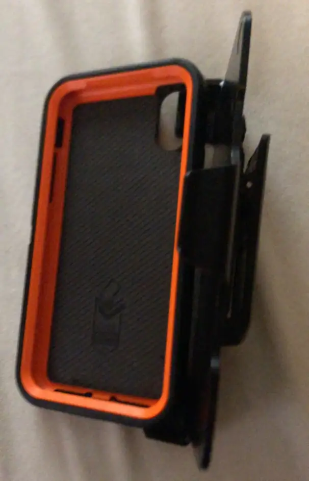 iPhone XS otter box in Cell Phone Accessories in Hamilton - Image 3