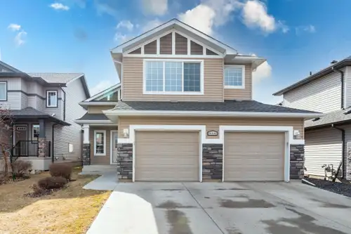 Looking for comfort, convenience, and space? This bright and spacious 950 sq ft legal basement suite...