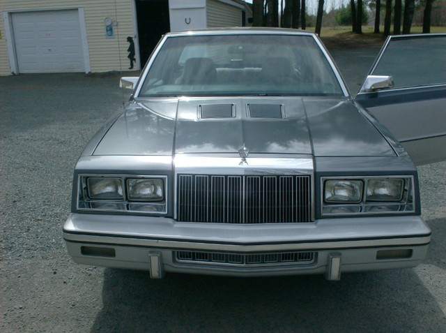 1985 Chrysler Le Baron in Classic Cars in Bedford - Image 3
