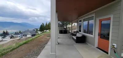 Fully Furnished Suite 1 Bed / 1 Bath in Juniper West, BC