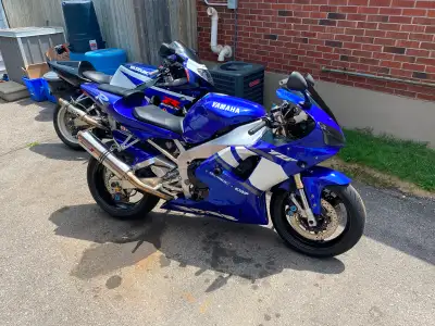 2000 Yamaha r1 runs great just needs a front brake master cylinder and the head fairing needs paint...
