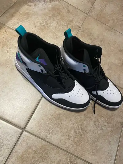 Size 10 unworn no box