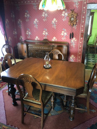 Immaculate Antique Dining set $300 obo will sell separately
