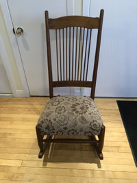 ANTIQUE    CHAIR