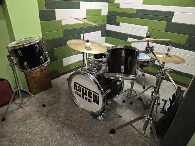 Pearl Export 5 piece drum kit, View more