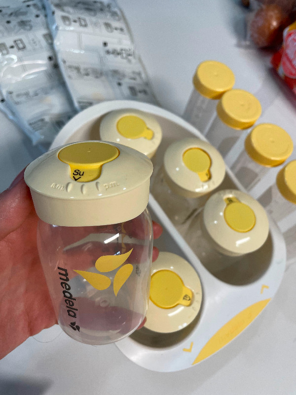 Medela breast milk storage containers + bags in Feeding & High Chairs in London - Image 2