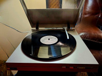 ADC Linear Tracking Stereo Turntable Record Player 
