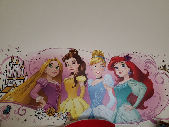 Wall decal 38 x 16 inch princesses decoration bedroom in Home Décor & Accents in Mississauga / Peel Region - Image 2
