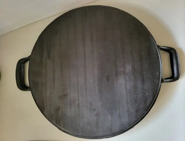 Cast Iron Pizza Pan 13.5 inches diameter in Kitchen & Dining Wares in Oshawa / Durham Region - Image 3