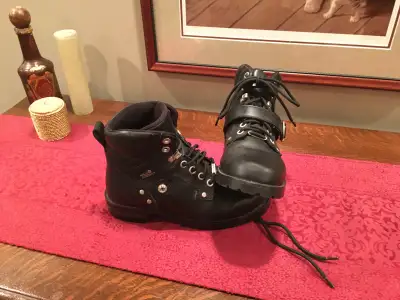 Price drop .... $65 TourMaster boots Size 8 Men's Very good condition .....I found them very comfort...