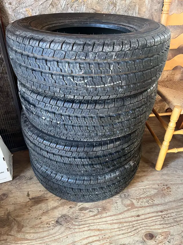 LT 225/75/R16 truck/trailer  tires ..  Like New ! in Tires & Rims in Kingston - Image 2