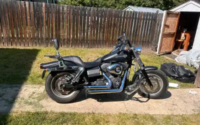2009 Harley Davidson Fat Bob, 96ci, 1586cc Very low miles, just replaced stock tires (brand new fron...