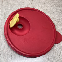 Tupperware Microwavable Vented Lid - #2648A-4