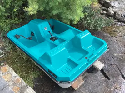 LIKE NEW CONDITION, INCLUDES FABRENE COVER. INCLUDES A WOODEN RAMP. ASKING $250. 705-752-4460. LOCAT...