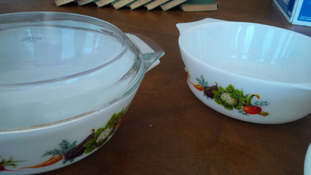 3 Vintage JAJ Pyrex Tuscany Market Garden Casserole Dishes in Arts & Collectibles in Stratford - Image 3