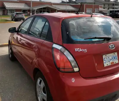 Selling a 2011 Kia Rio 5 that I purchased a month ago, it is too small. I paid 4500 and would like 4...