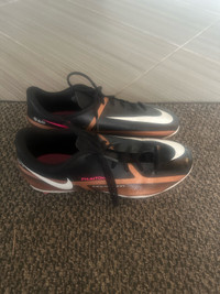 Soccer cleats size 6y