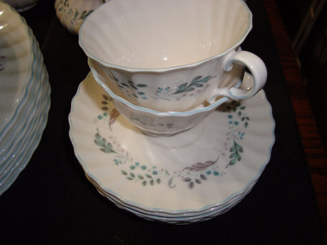 VINTAGE CIRCA 1950 QUALITY ROYAL DOULTON CHINA SERVICE FOR 8 in Kitchen & Dining Wares in Norfolk County - Image 2