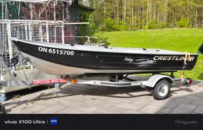 This pre-owned Crestliner CU 1257 aluminum boat is a reliable and sturdy vessel perfect for your nex...
