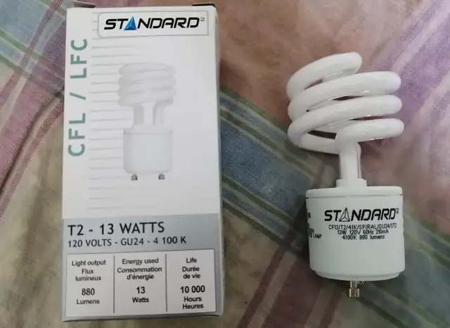 12PCS  STANDARD CFL T2  13W SPIRAL GU24 STANDARD BULBS NEW in Indoor Lighting & Fans in Mississauga / Peel Region - Image 2