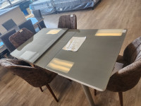 EconoPlus Table extensible et 4  chaises 399.99$