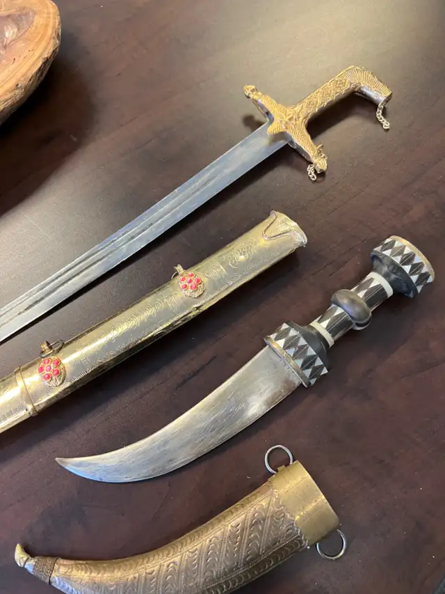 Ceremonial Sword and Dagger Vintage Syrian Jambiya in Arts & Collectibles in Mississauga / Peel Region - Image 5