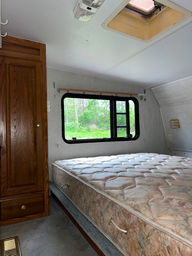 1998 27ft camper trailer in Travel Trailers & Campers in Belleville - Image 4