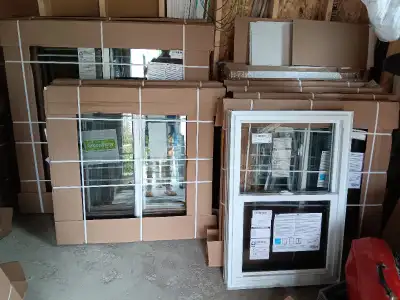 lot de fenêtres coulissantes ou guillotines neuves, View more
