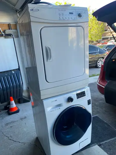 24” washer & dryer set ((delivery possible extra)), View more