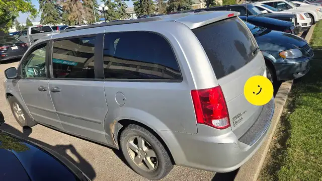 2012 Dodge grand caravan.548407632431697921