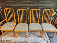 4 Chaises en bois