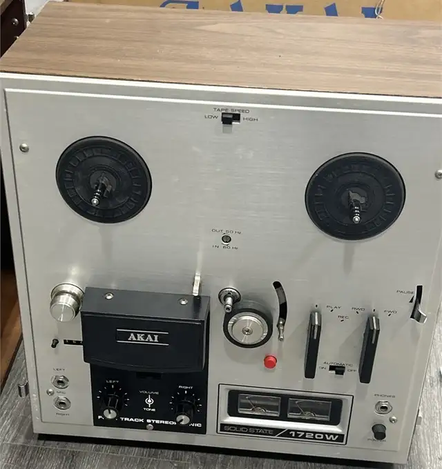 Vintage Akai 1720W Solid State Stereo Tape Recorder w/ Box – Wor in Stereo Systems & Home Theatre in Delta/Surrey/Langley - Image 4