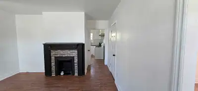 266 West Street Simcoe Duplex for Rent! $1,900/month Spacious 2-bedroom, 1-bathroom duplex unit in S...