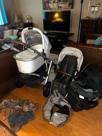 Uppababybaby V2 Vista with bassinet ( car seat extra cash ) , View more