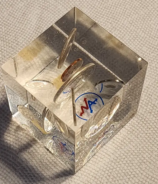 1967 Canadian Coin Set In Lucite Paperweight in Arts & Collectibles in City of Toronto - Image 9